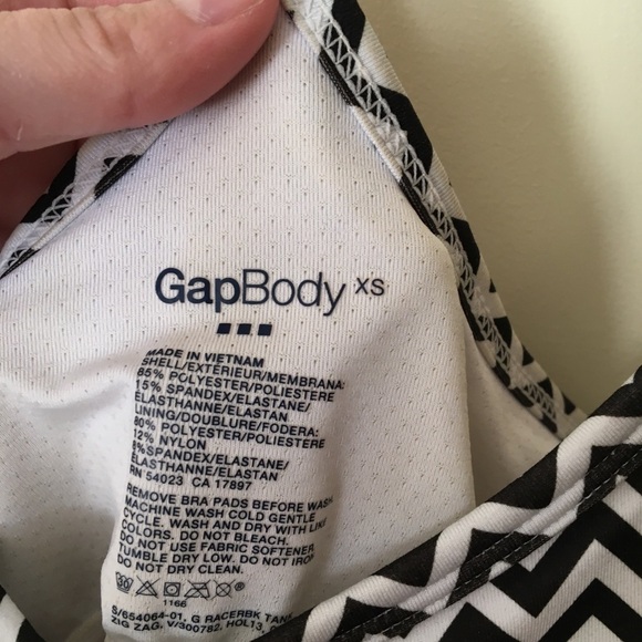 Gap body chevron workout tank size extra small - Picture 4 of 6